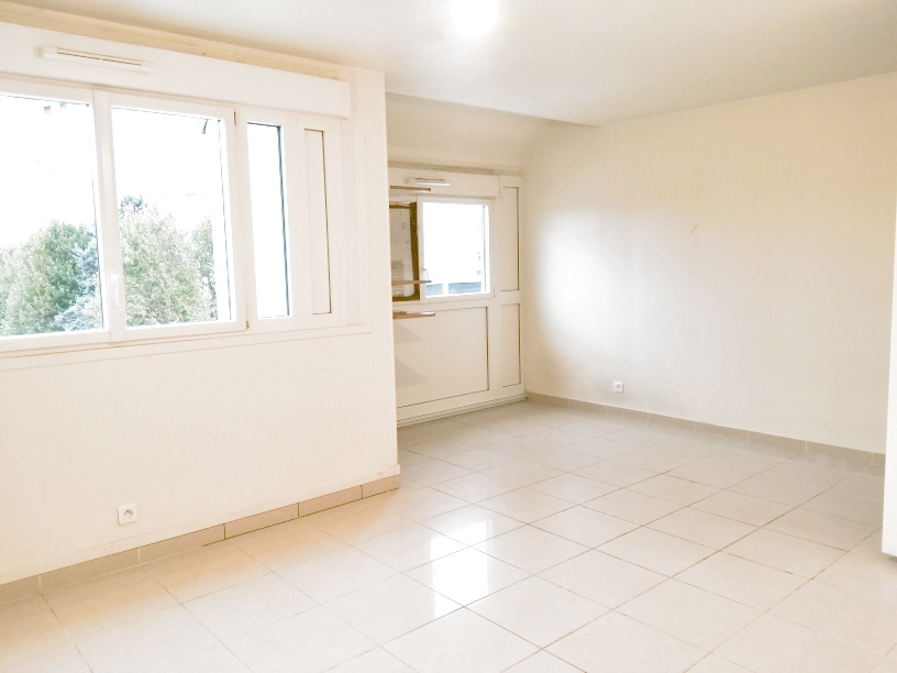 Studio à vendre à Saint Denis, 32,1 m², 1 pièce – photo 1 sur 4