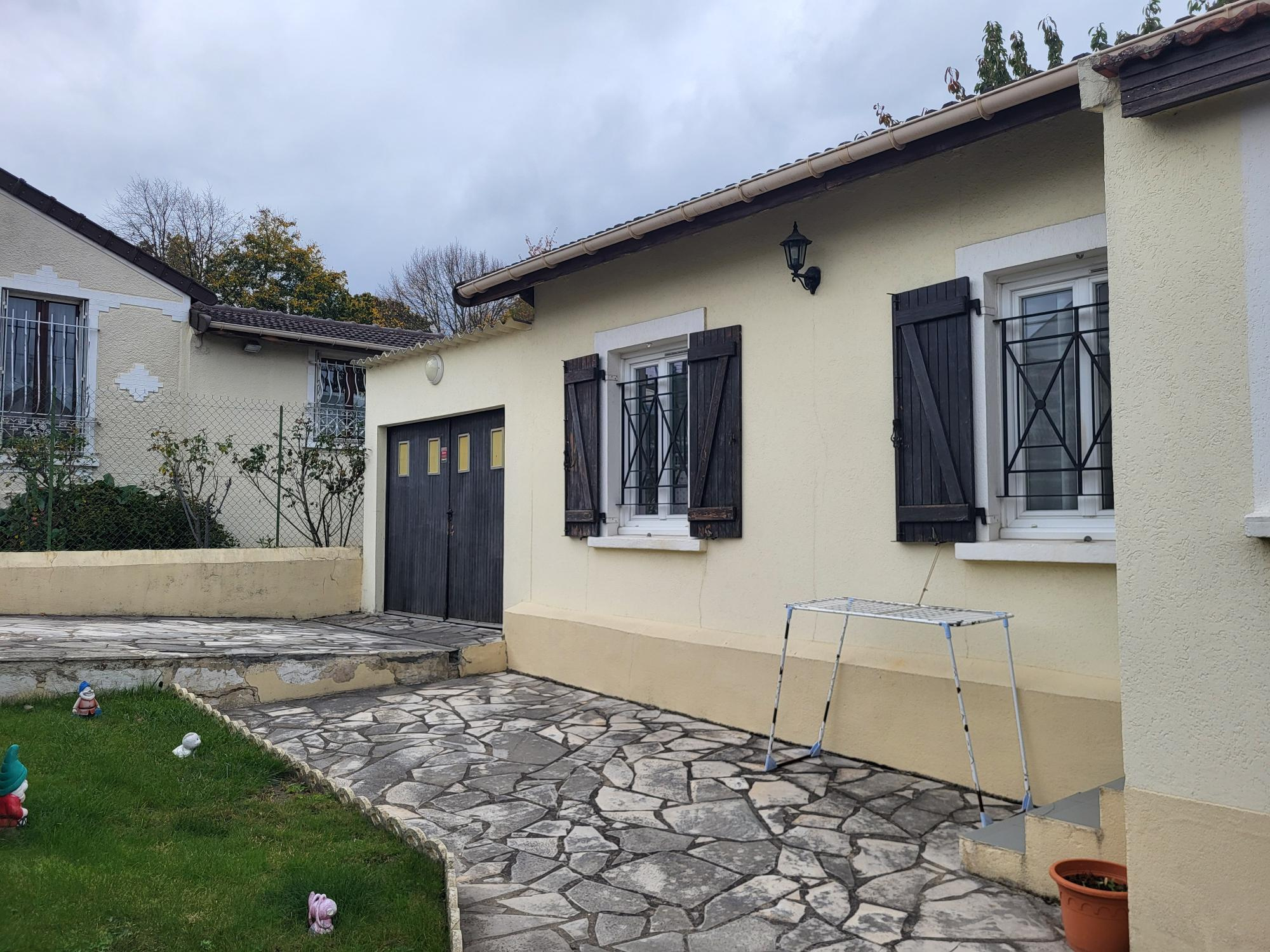 Maison à vendre à St denis, 50 m², 3 pièces – photo 1 sur 11